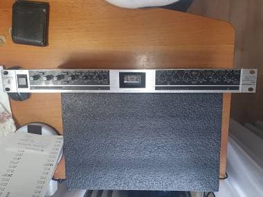 Behringer ULTRAGAIN PRO MIC 2200 Amplificatore microfonico parametrico