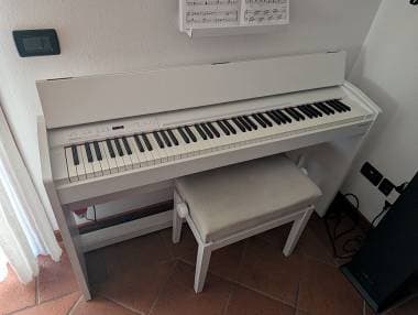 Roland F 140 R Bianco con panca