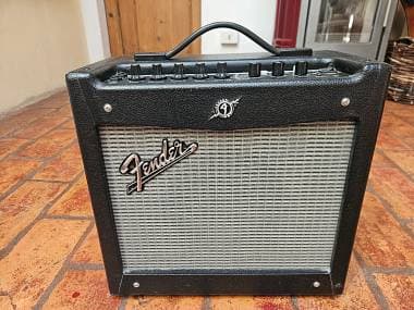 Fender Mustang 1