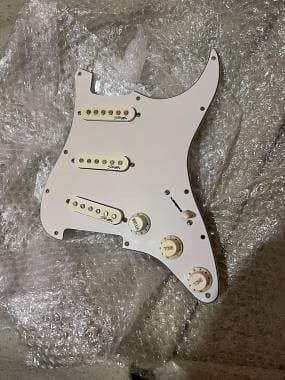 Battipenna Fender Squier Affinity con upgrade Stagg