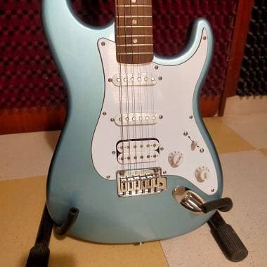 SQUIRE STRATOCASTER by Fender