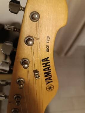 Yamaha EG 112 - Nera e Bianca