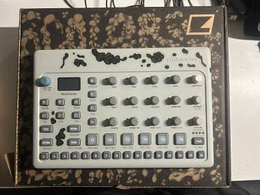 Elektron Model:Cycles Groovebox / Drum Machine FM