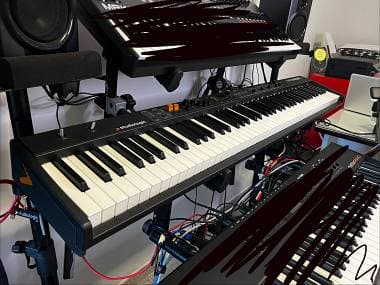 Studiologic Numa Compact 2X con custodia e dustcover - Salerno