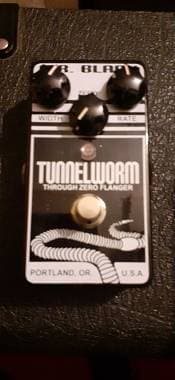 Mr. Black Pedals Tunnelworm trough zero flange