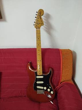 Fender Stratocaster Vintera 70s