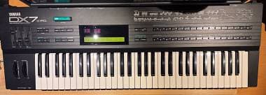 Vendo Yamaha DX 7 II FD