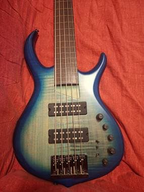 Sire Marcus Miller M7 FRETLESS 5 CORDE