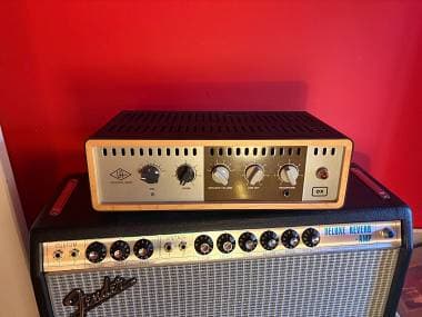 Vendo o Scambio Universal Audio OX con Fligth Case