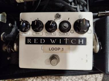 Red Witch analogo Famulus