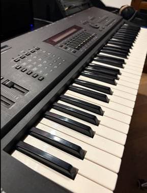 Yamaha SY 85