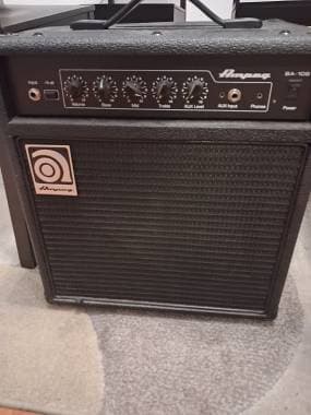 Ampeg BA 108 v2 20 watt per basso