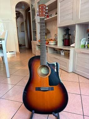 Fender CD-60CE V2 Sunburst  Elettroacustica Fishman - ottime condizioni