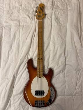Music Man Stingray 4 1998 ottime condizioni