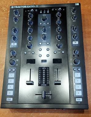 Native Instruments Traktor Kontrol Z2 Mixer
