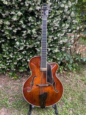 Eastman AR805CE