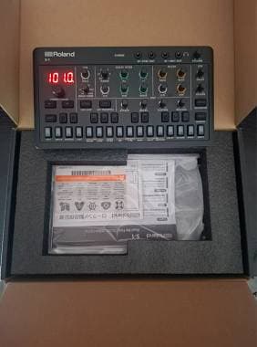 ROLAND AIRA Compact S-1 Tweak Synth