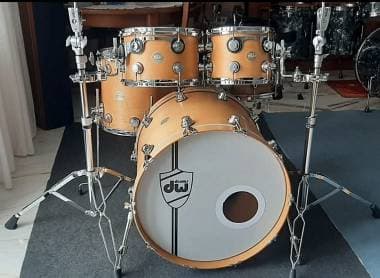 DW COLLECTOR'S CUSTOM. Natural Satin. Gold Logo.