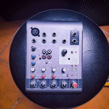 Proel Mi5 Mixer Analogico a 5 Canali e 2 Bus con Effett