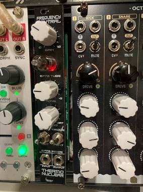 Frequency Central Thermo Nuclear modulo eurorack