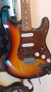 Fender Stratocaster vendo per un amico