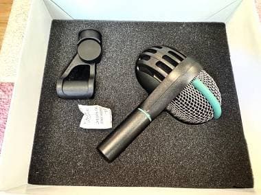 AKG D112