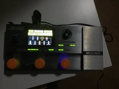 Mooer GE200 - Pedaliera Multi FX per chitarra e basso