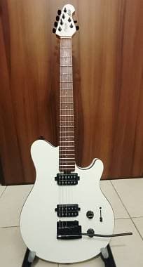 Sterling by Music Man AXIS