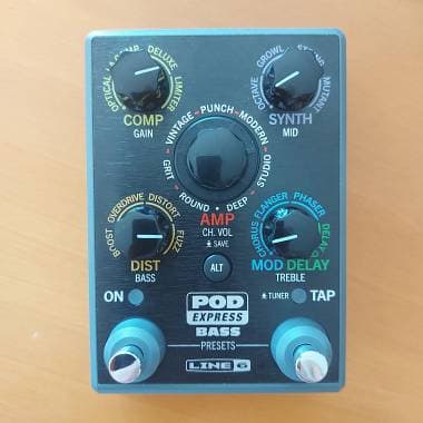 Multieffetto / Scheda audio Line6 POD Express per Basso + Alimentatore