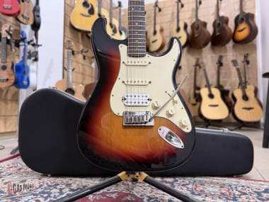 Fender American Deluxe Stratocaster HSS, Rosewood Fingerboard, 3-Color Sunburst 2004
