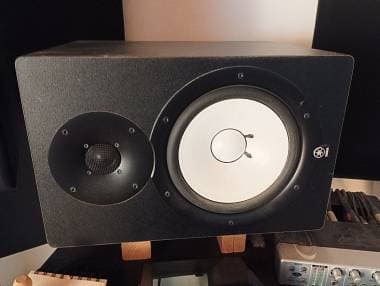 Yamaha HS8