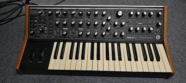 MOOG Sub 37 Tribute Edition + Hardcase Thon