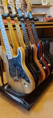 CHITARRA ELETTRICA TIPO STRATO ARTIGIANALE