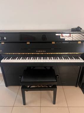 Pianoforte verticale Yamaha MP70N