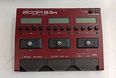 Zoom B3n Multieffetto Basso con Amp Simulator e Looper Scatola e Alimentatore