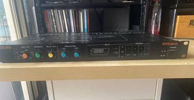 Roland sde 1000 effetto rack vintage