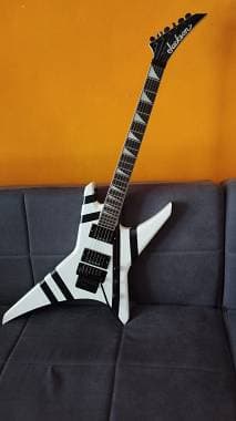 Jackson JS32 Warrior