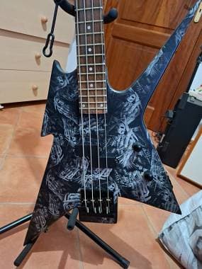 BCGuitars Ironbird custom airbrush