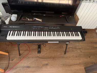 Roland RD-300GX  stage piano 88 tasti pesati, con custodia e pedale