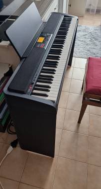 Korg XE20SP piano digitale con accompagnamenti