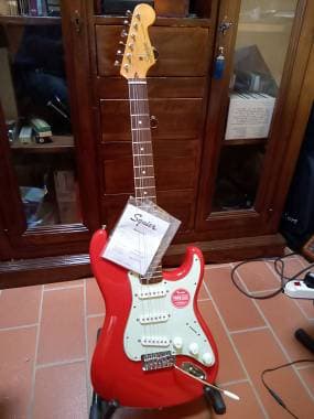Stratocaster Squier Classic Vibe 60' Fiesta Red limited edition