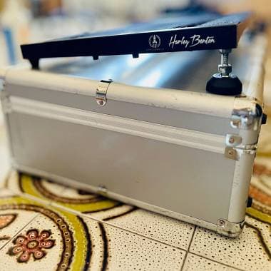 Harley Benton SpaceShip 60 con Hard Case (da riparare)