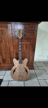 Chitarra semiacustica vintage anni '50