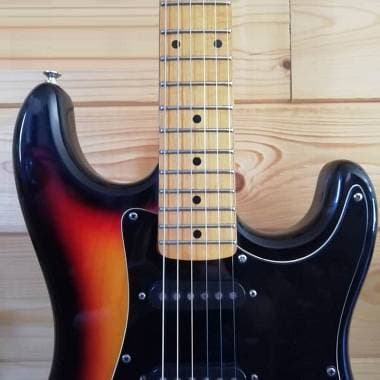 chitarra Tamaki simil fender stratocaster scambio / permuto