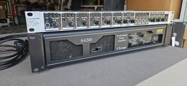 Lotto Audio Professionale: Amplificatore Chevin S4200/Mixer Behringer