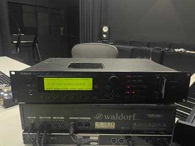 Roland JD-990