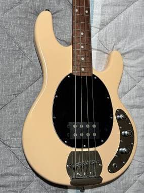 Sterling by Music Man StingRay Ray 4 Vintage Cream, spedizione INCLUSA