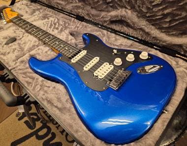 Fender American Ultra II Stratocaster EB HSS Noble Blue