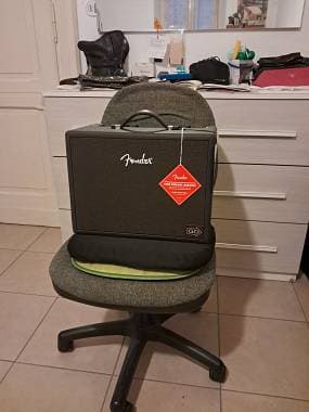 Amplificatore portatile Fender a batteria