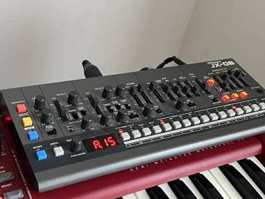 Roland Roland JX-08 completo di cavi e cover